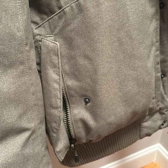 The North Face Tan Puffer Jacket - Picture 7 of 9